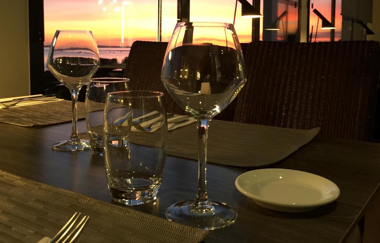 Logis Hotel & Restaurant Les Mouettes - Larmor Plage, Proche De Lorient Екстер'єр фото