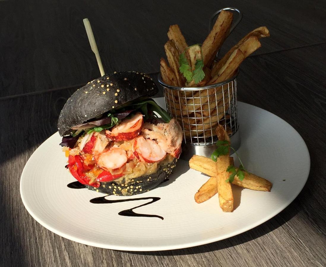 Logis Hotel & Restaurant Les Mouettes - Larmor Plage, Proche De Lorient Екстер'єр фото