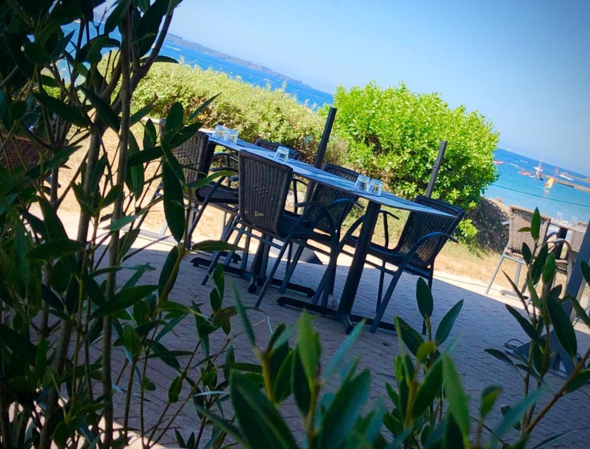Logis Hotel & Restaurant Les Mouettes - Larmor Plage, Proche De Lorient Екстер'єр фото